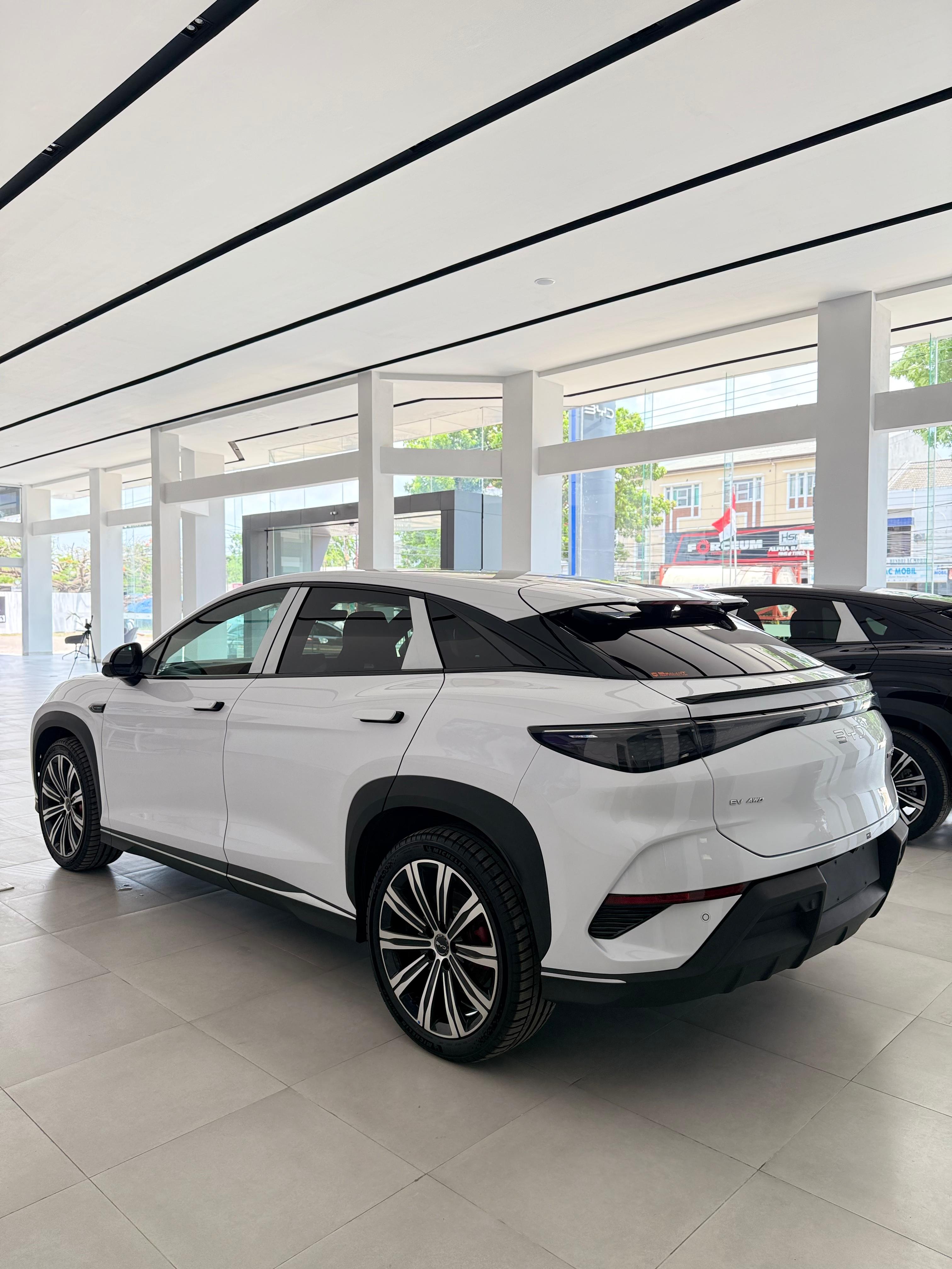 Galeri BYD Karawang 10