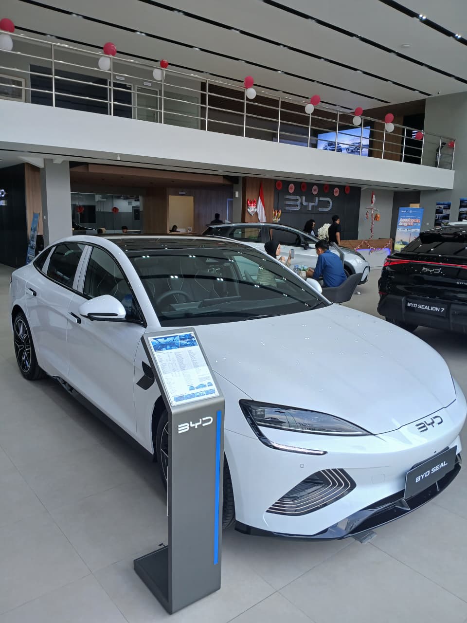 Galeri BYD Karawang 2