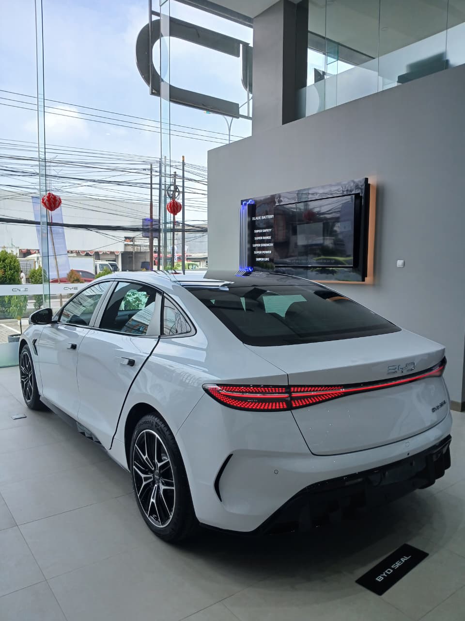 Galeri BYD Karawang 4