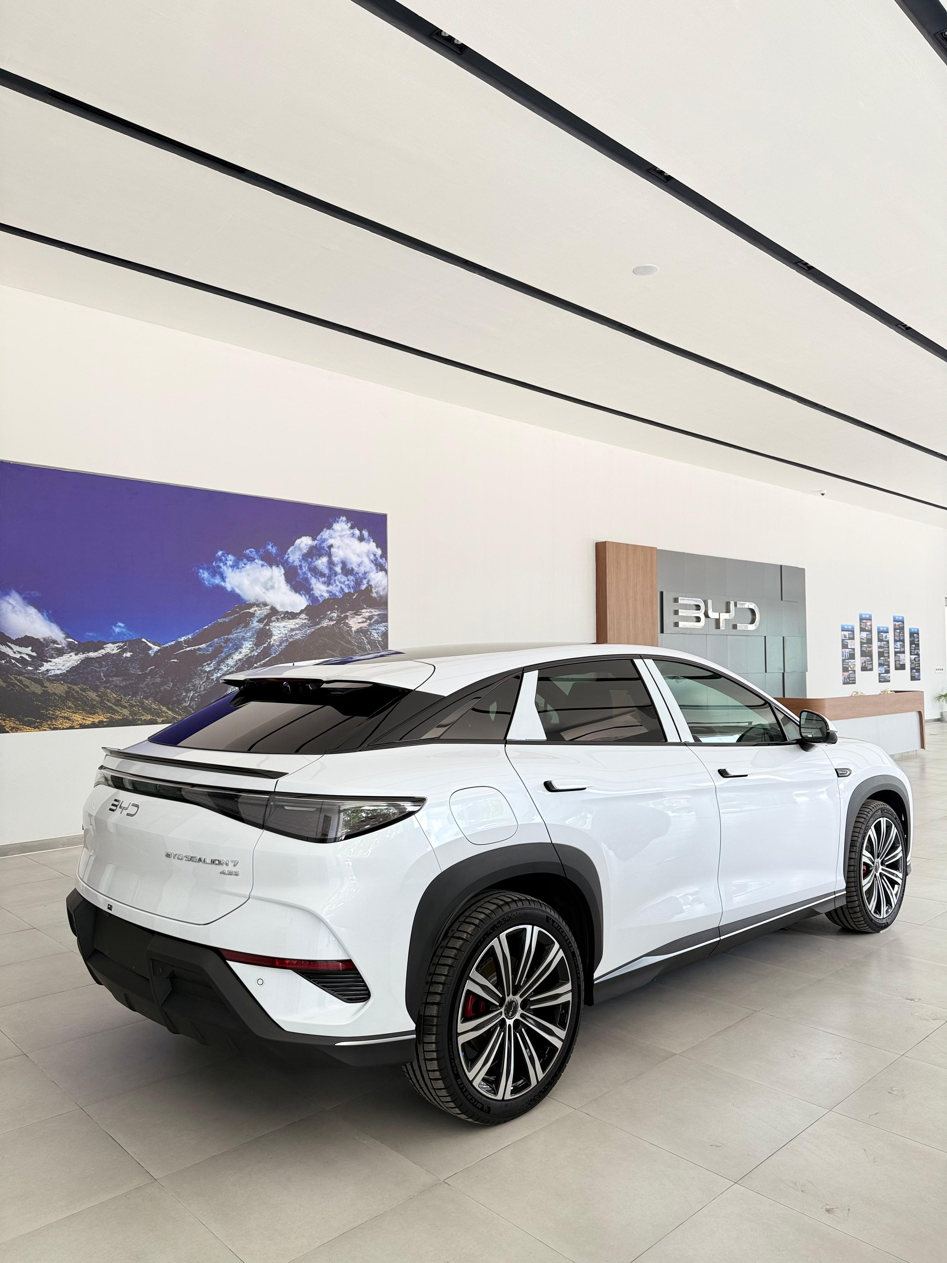 Galeri BYD Karawang 9